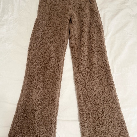 SKIMS Pants - SKIMS Tan Sherpa Pants